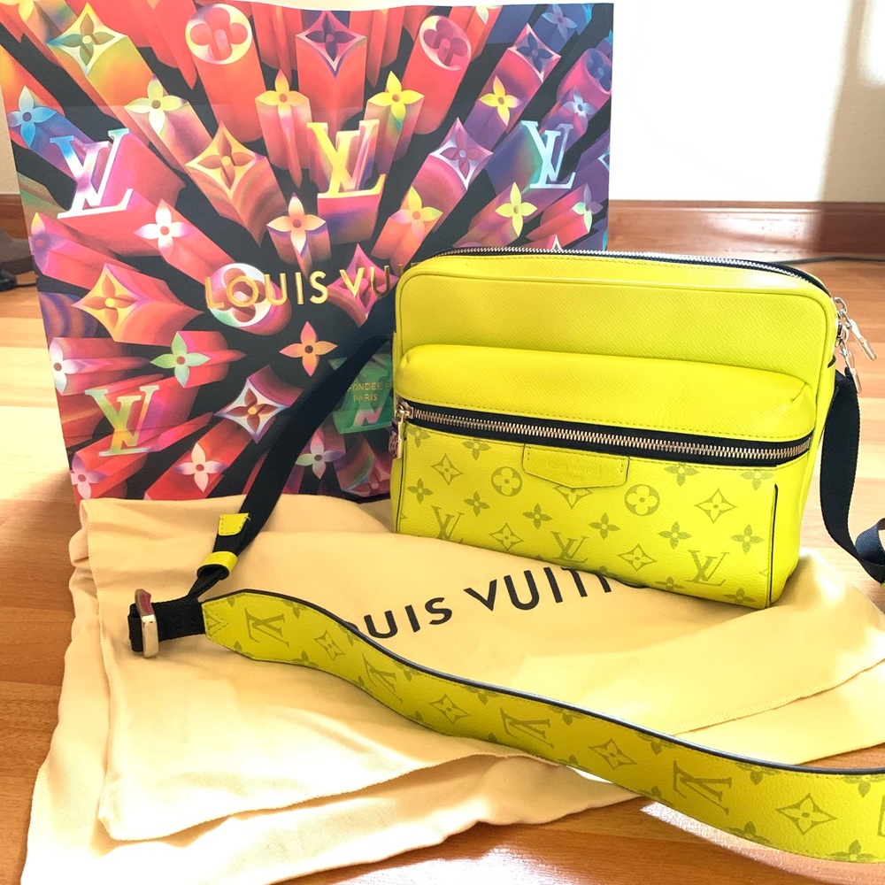 Louis Vuitton Outdoor messenger